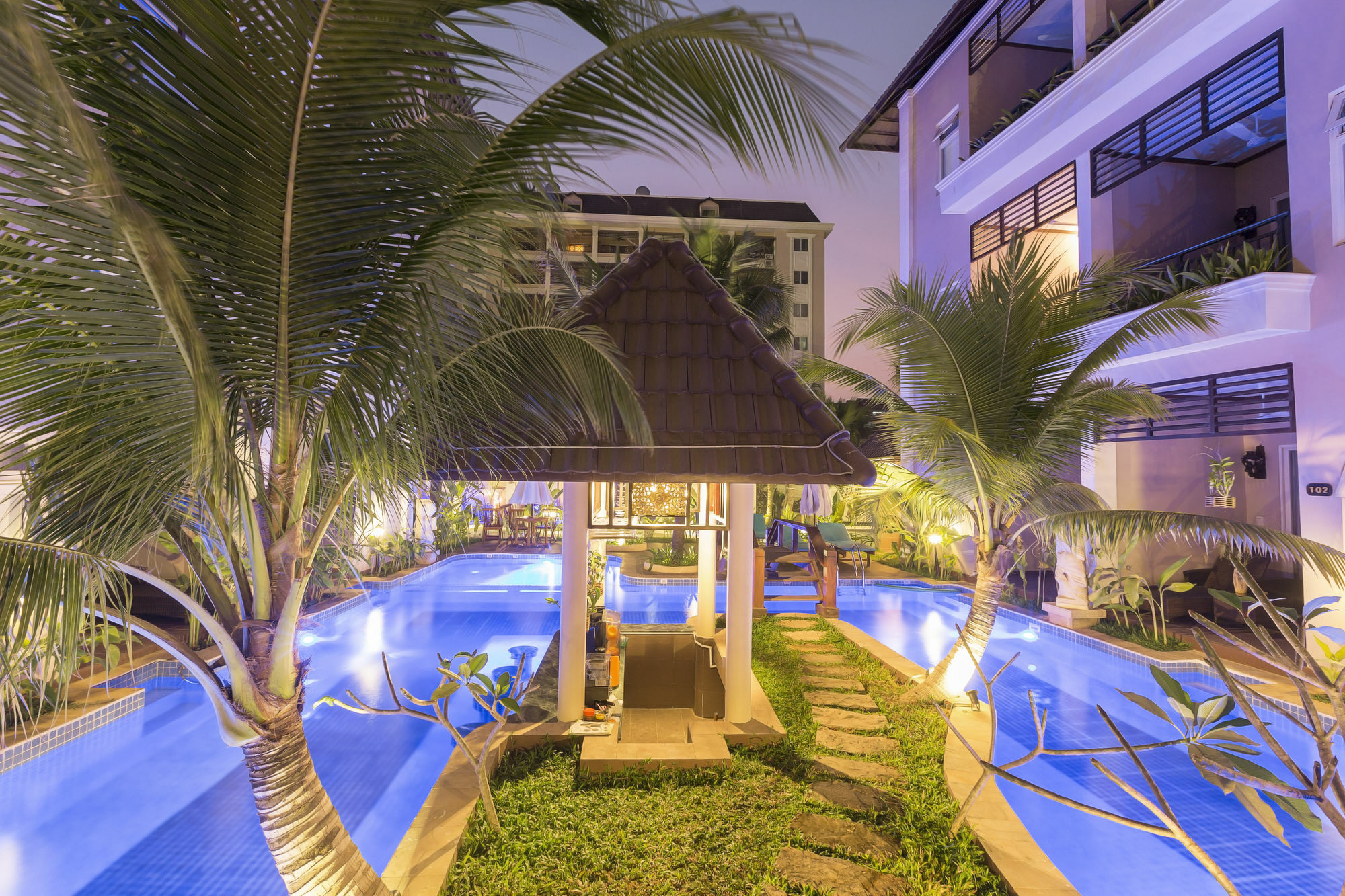 Bali Hotel Phnom Penh Bagian luar foto