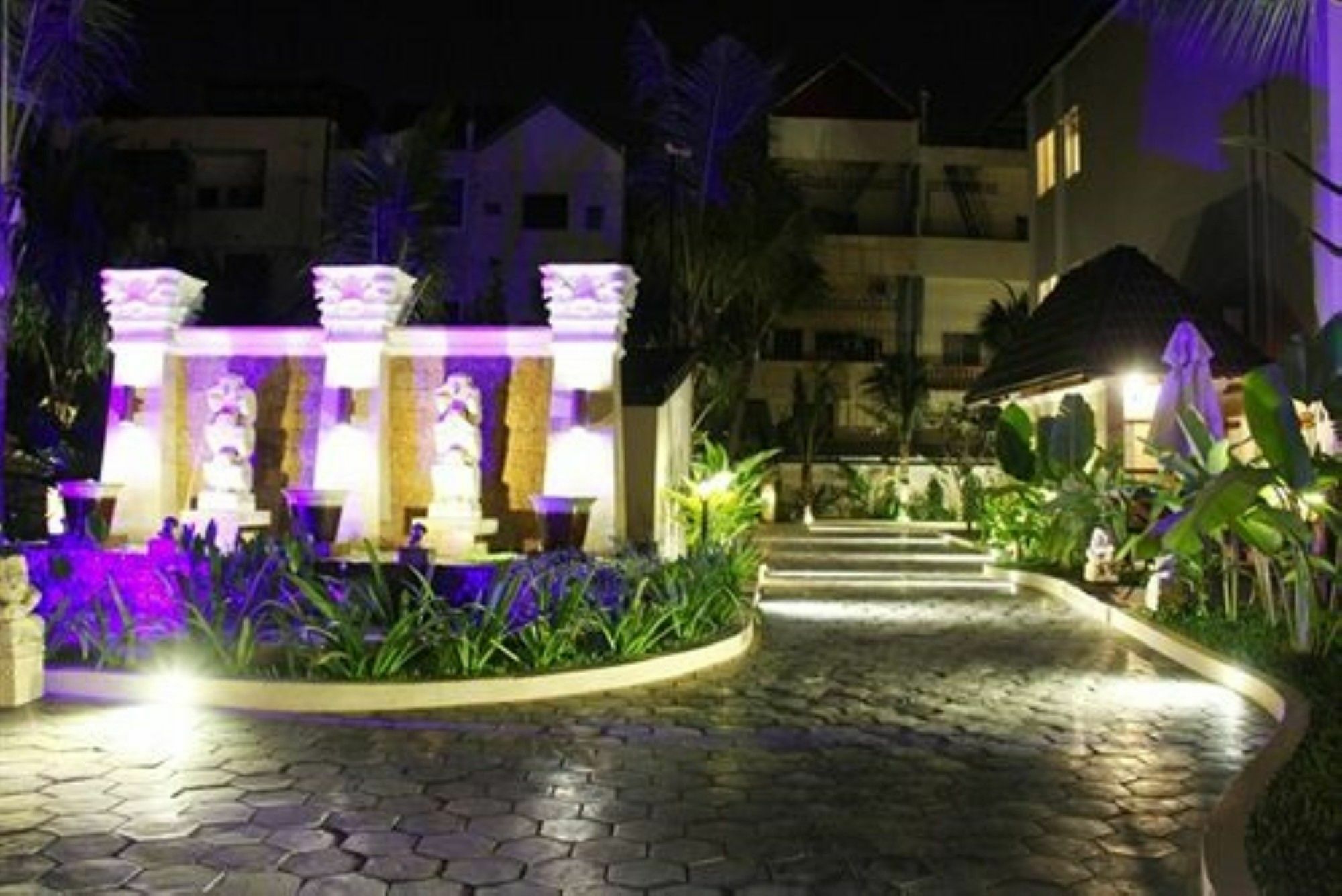 Bali Hotel Phnom Penh Bagian luar foto